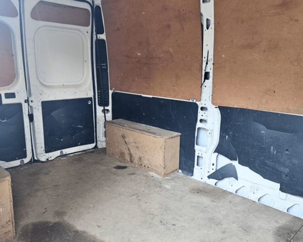 Interior de carga de la Citroën Jumper L3 con gran capacidad útil