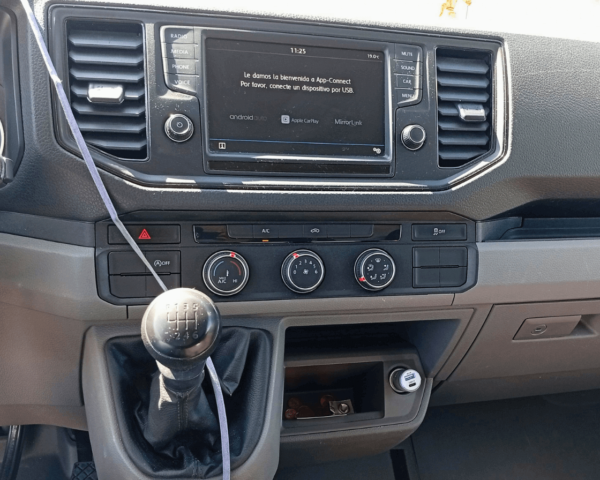 Salpicadero de la Volkswagen Crafter 2.0 TDI 140CV Caja Cerrada 2020 con CarPlay
