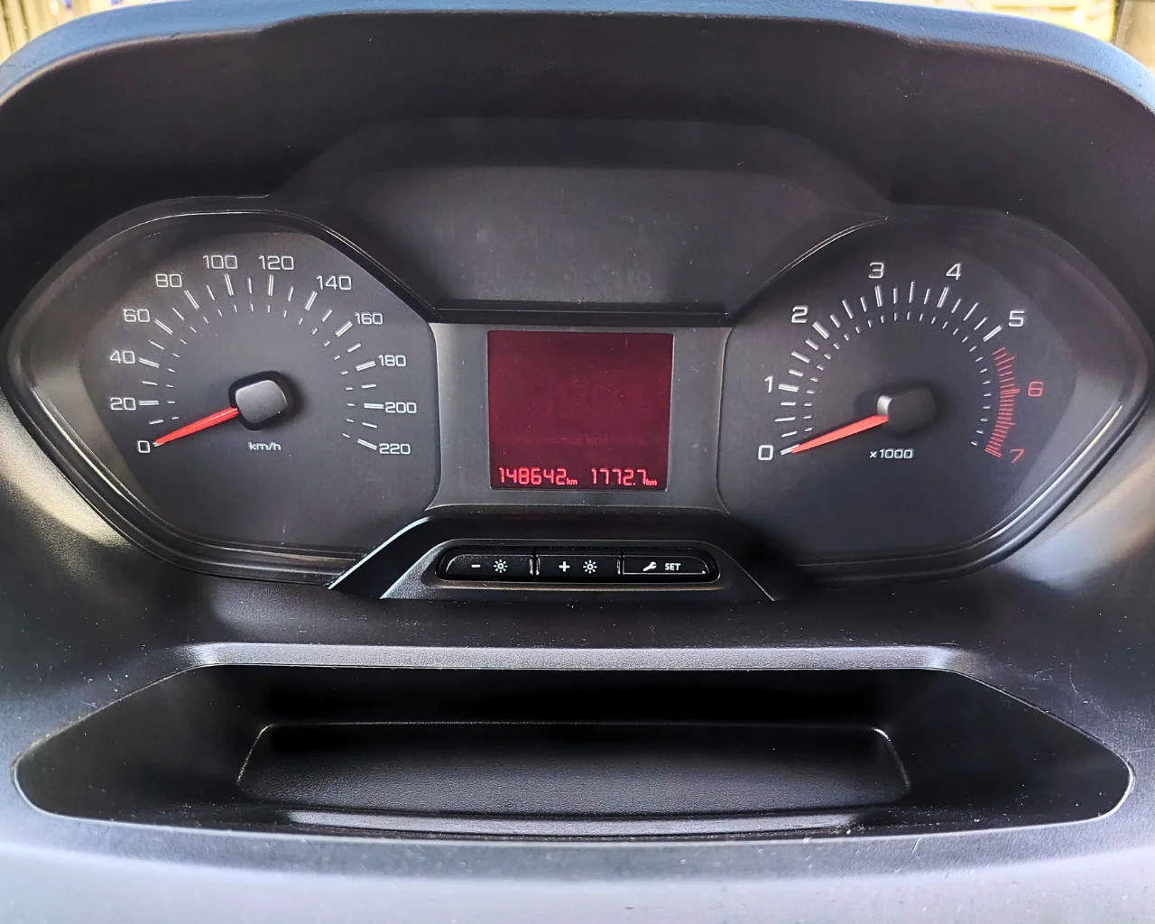 PEUGEOT Partner FGN STANDARD 1.5 BlueHDi 100 1000KG Premium foto 12